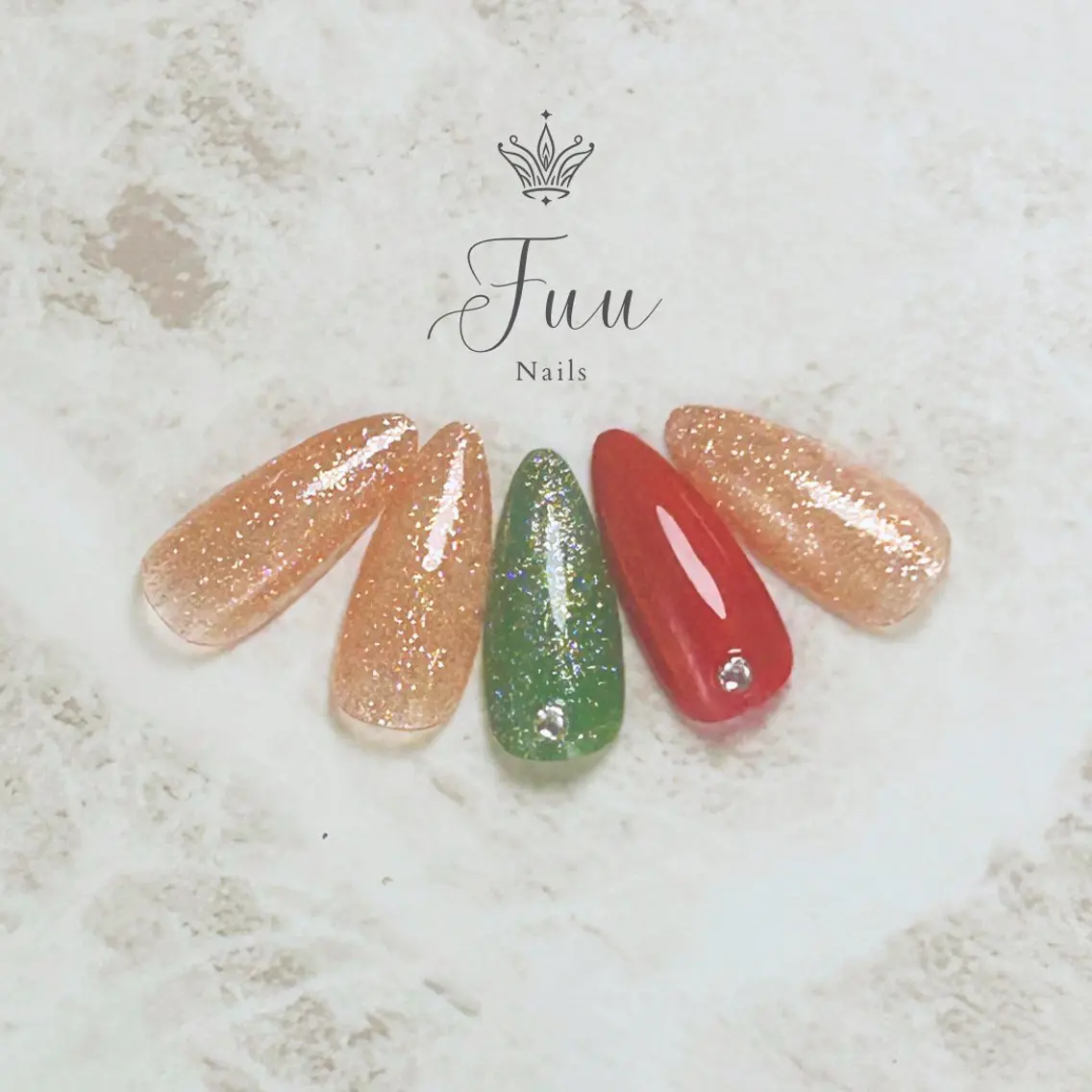ネイル キラキラネイル ワンカラーネイル シンプルネイル 冬ネイル クリスマス 犬のいるネイルサロン Fuu nailsのネイルデザイン