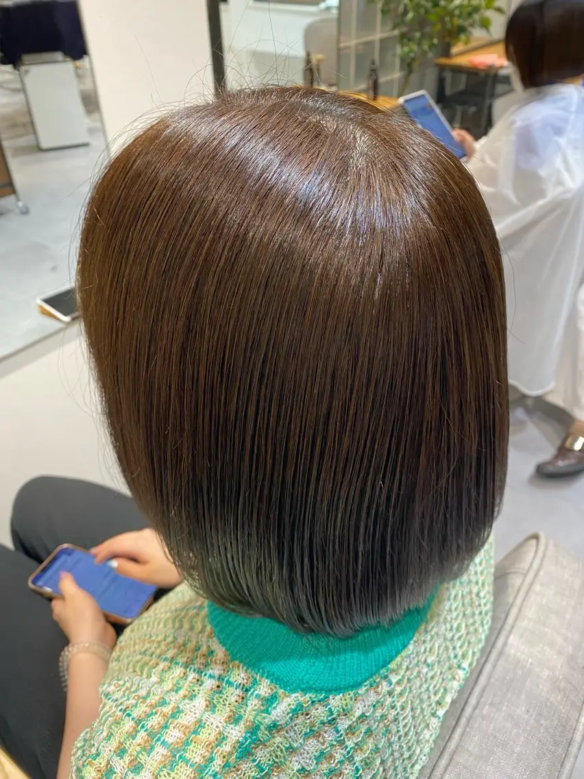 ミディアム グレイカラー🩶 藤田彩花のヘアスタイル