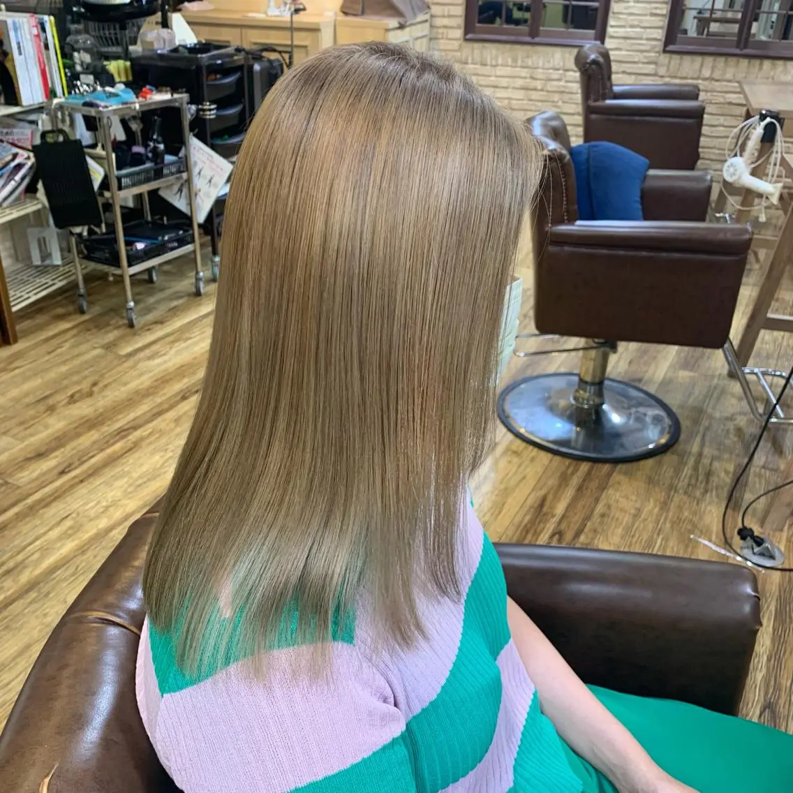 カラー ベージュカラー 染矢 優希のヘアスタイル