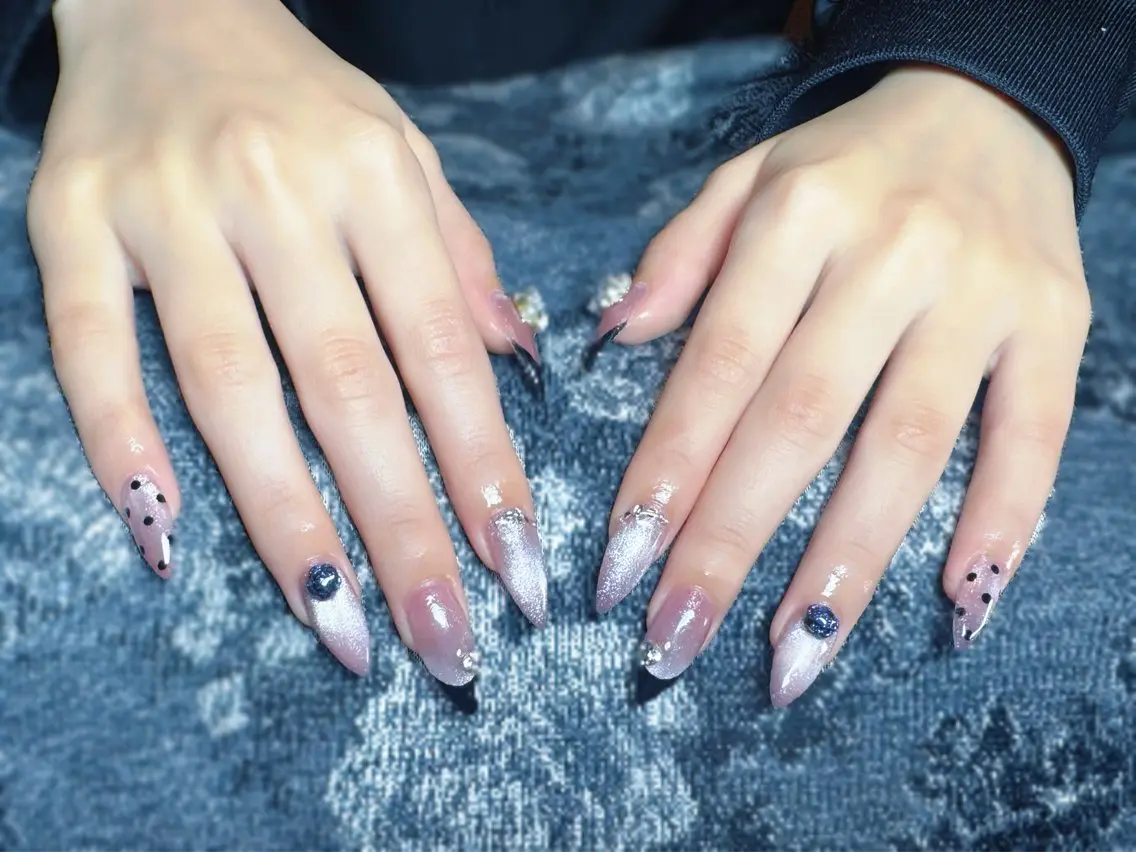 ネイル Atelier Violetteのネイルデザイン