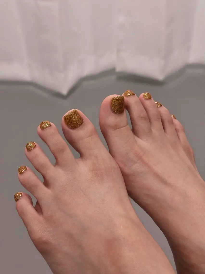 ネイル フットネイル GLOW/NAIL 二の宮KaNaのネイルデザイン