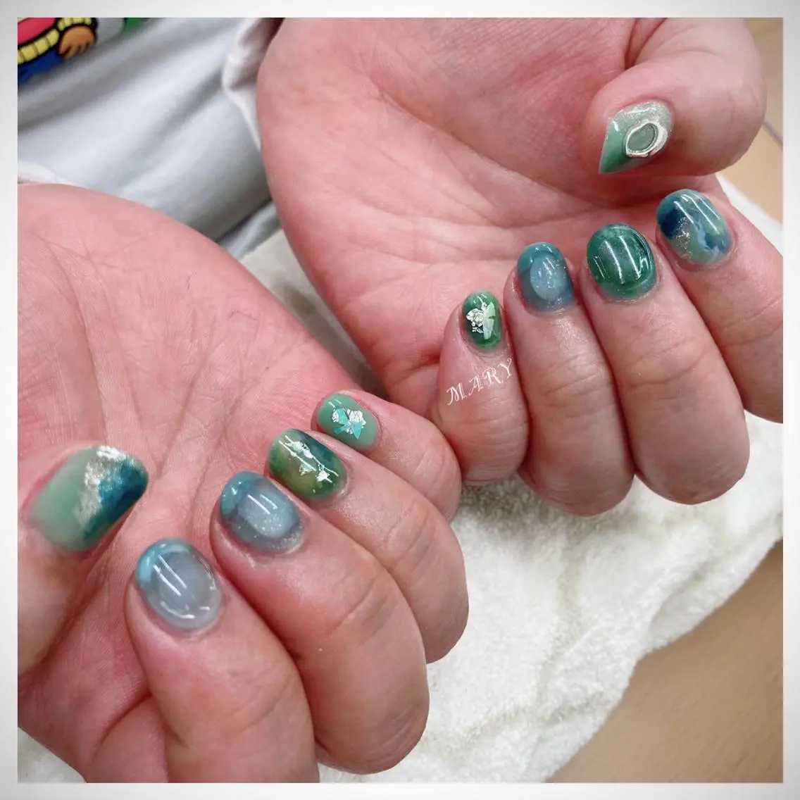 ネイル 水色 持ち込み ニュアンスネイル ハンドネイル Mary nail .narumiのネイルデザイン