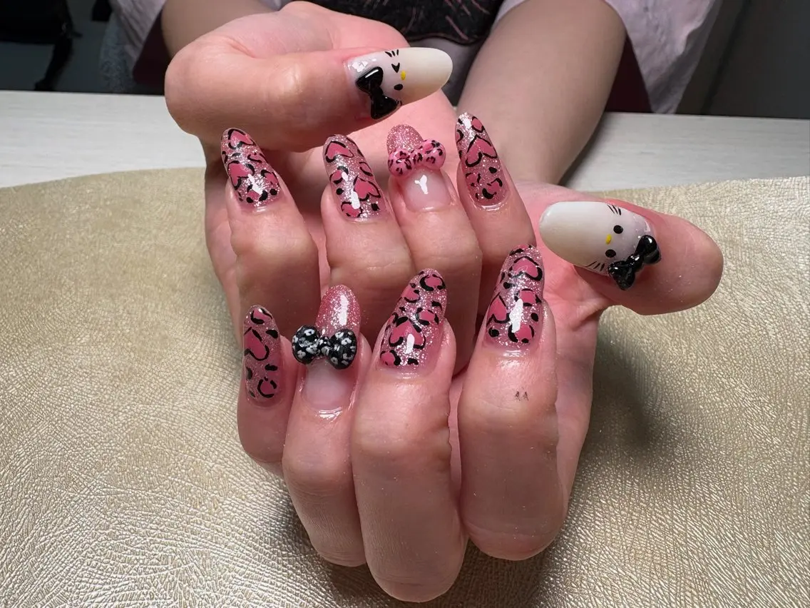 ネイル アニマル柄 フラッシュネイル フラッシュマグ 韓国ネイル マグネットネイル ハンドネイル ✨韓国✨nail salonLumieのネイルデザイン