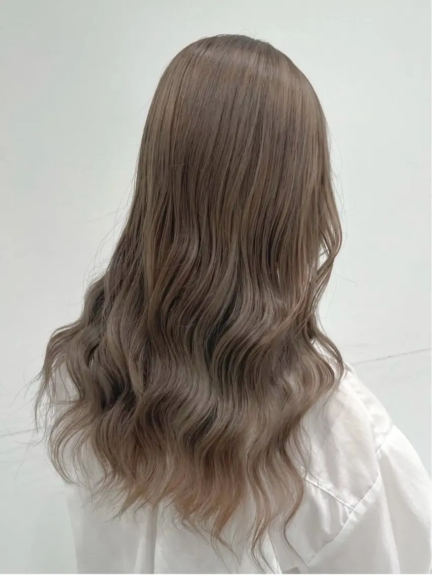 ロング ヘアカラー 大長 広菜のヘアスタイル