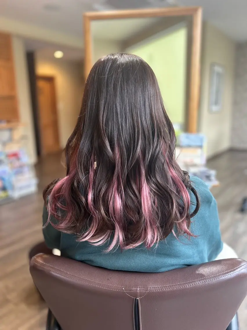 ロング カラー ベージュカラー ブリーチ インナーカラー ブリーチなしカラー ピンクカラー ヘアカラー トリートメント 井上 花音のヘアスタイル