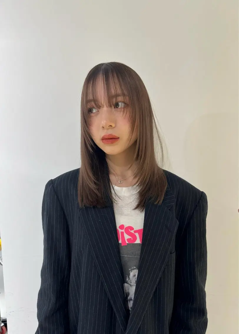 ミディアム 黒染め落とし ムラ修正　ハイトーンのヘアスタイル
