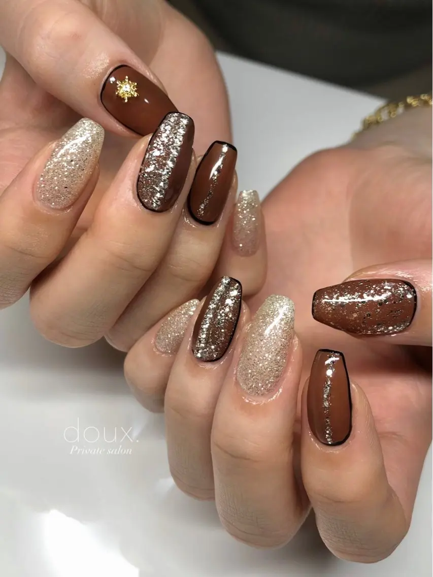 ネイル フレンチネイル キラキラネイル 韓国ネイル マグネットネイル ミラーネイル doux. nailのネイルデザイン
