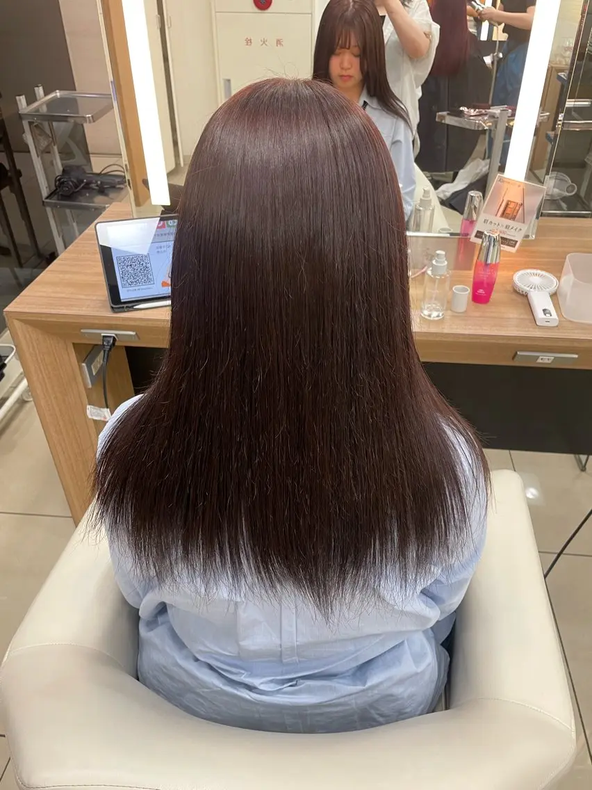 ミディアム カラー ハイトーン/レイヤー 似合わせ・ユキノのヘアスタイル