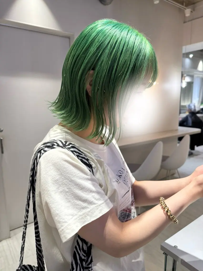 ショート カラー ブリーチ ヘアカラー トリートメント Ami/艶カラー/ レイヤー/ハイトーンのヘアスタイル