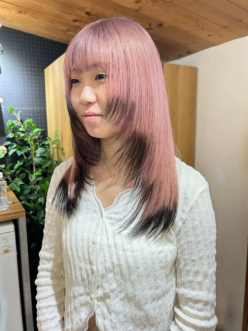 ロング カラー ピンクカラー カット ヘアカラー トリートメント 🧸艶々韓国ヘア 🧁mizunaのヘアスタイル
