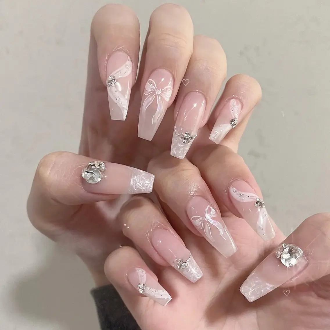 ネイル アートネイル ボルドー フレンチネイル ジェルネイル 氷ネイル・うるうるネイル ハンドネイル Julie NailSalonのネイルデザイン