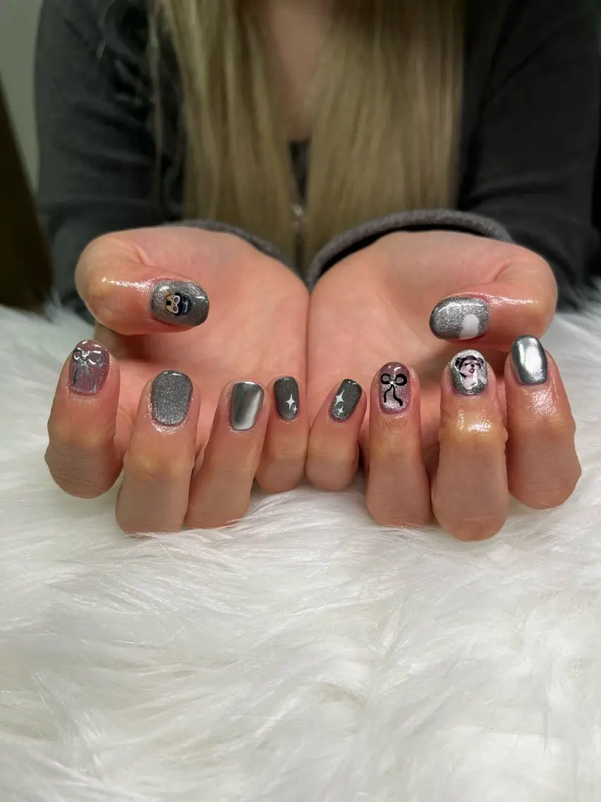 ネイル キラキラネイル ピンク シルバー 🏠自宅 サロン💅natsuのネイルデザイン