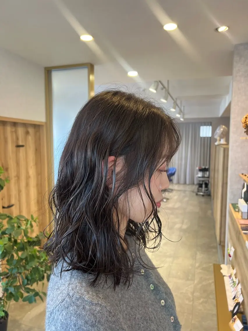 ミディアム パーマ ミディアムパーマ くびれヘア 小顔カット 外ハネヘア letter by novel 大野のヘアスタイル