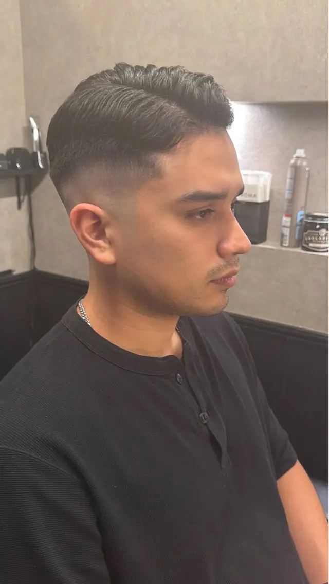 メンズ フェードカット 七三 加藤 大輝のヘアスタイル