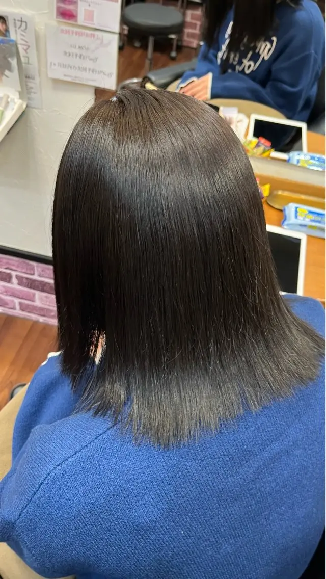 ミディアム カラー アッシュ 透明感カラー ヘアカラー 古賀 桜のヘアスタイル