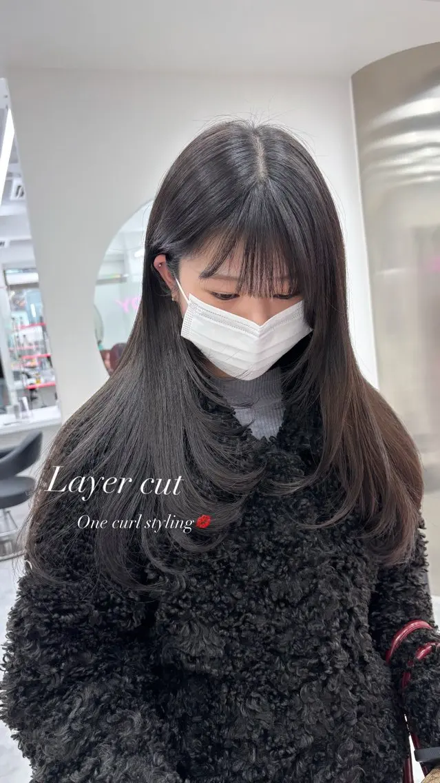 セミロング カラー 抜け感レイヤー︴ ニュアンスカラーのヘアスタイル
