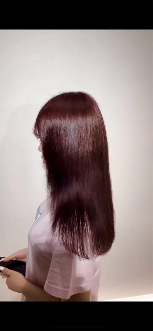 カラー ニトウ レイナのヘアスタイル