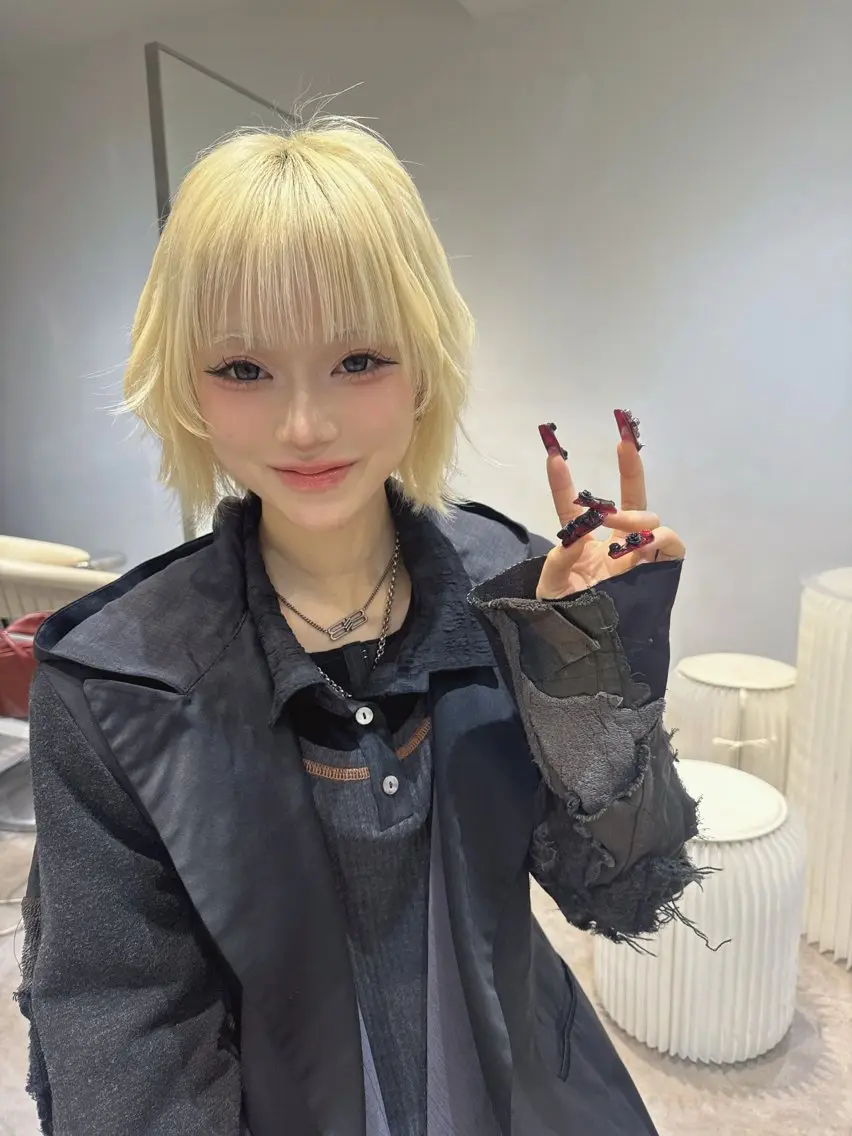 ショート カラー ブリーチ ブロンド ケアブリーチ 透明感カラー ハイトーンカラー カット ヘアカラー 💎透明感カラー特化 💎TAISEIのヘアスタイル