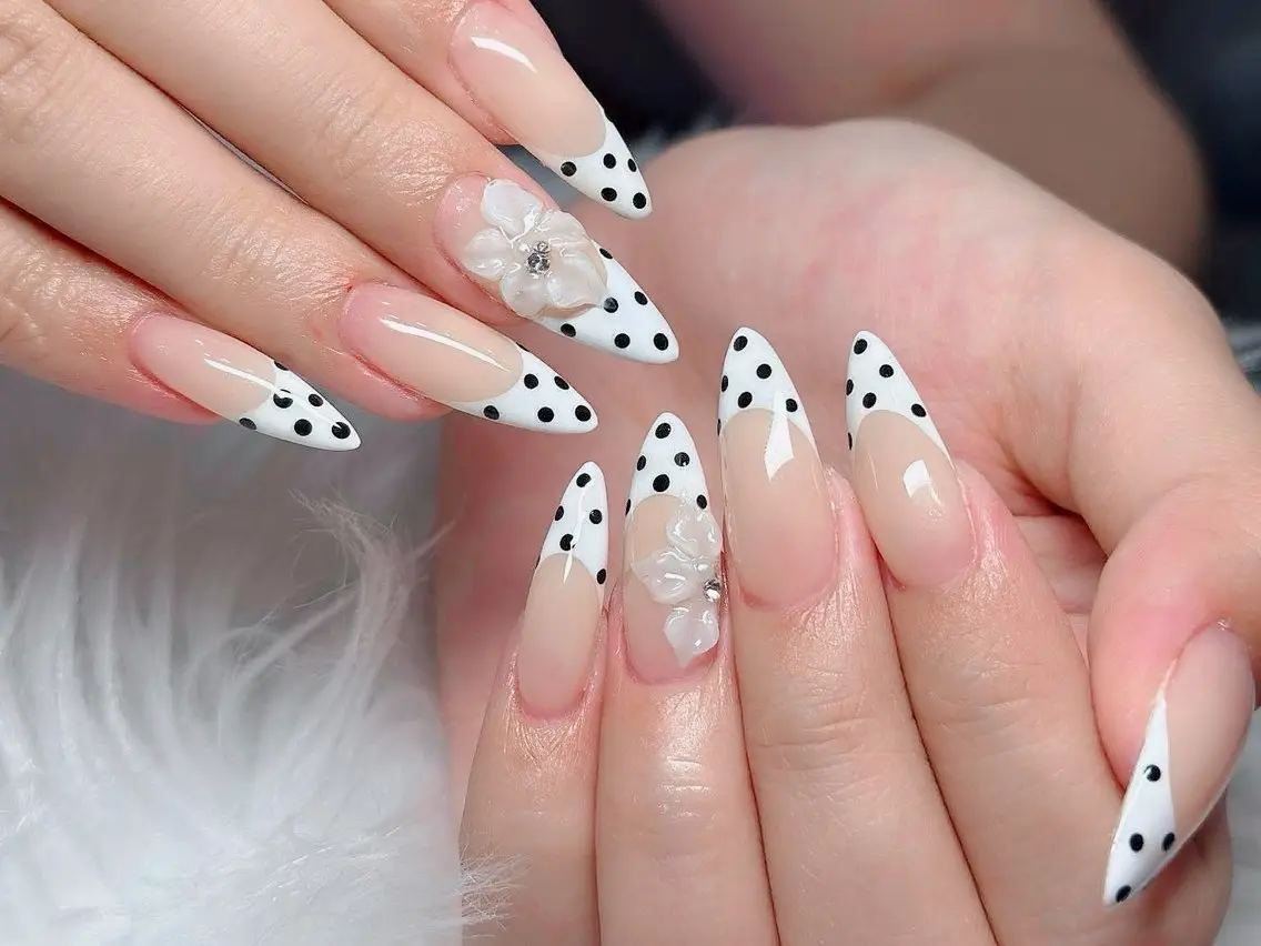 ネイル アートネイル 長さ出し ジェルネイル グラデーション マグネットネイル Mi nailsのネイルデザイン