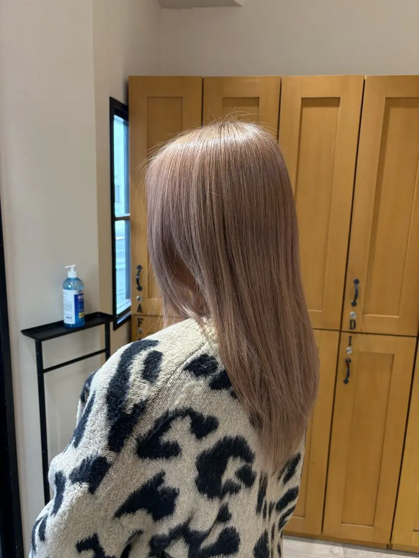 ミディアム カラー ベージュカラー ミルクティーベージュ ヘアカラー Adatto北千住 コウセイのヘアスタイル