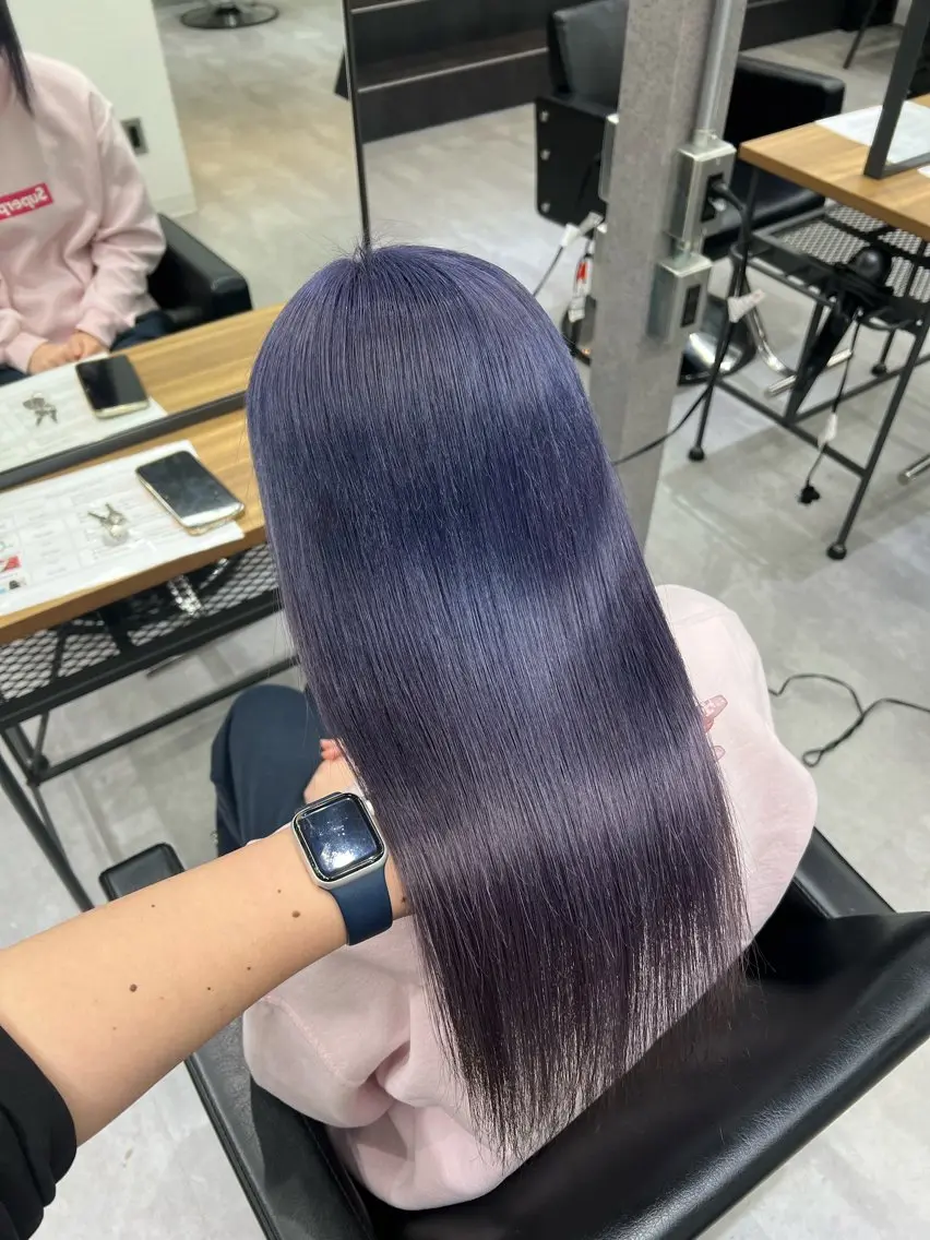 セミロング カラー ブリーチ ブルーカラー ブルーバイオレット 透明感カラー デザインカラー ショート/ウルフ カットモデル募集のヘアスタイル