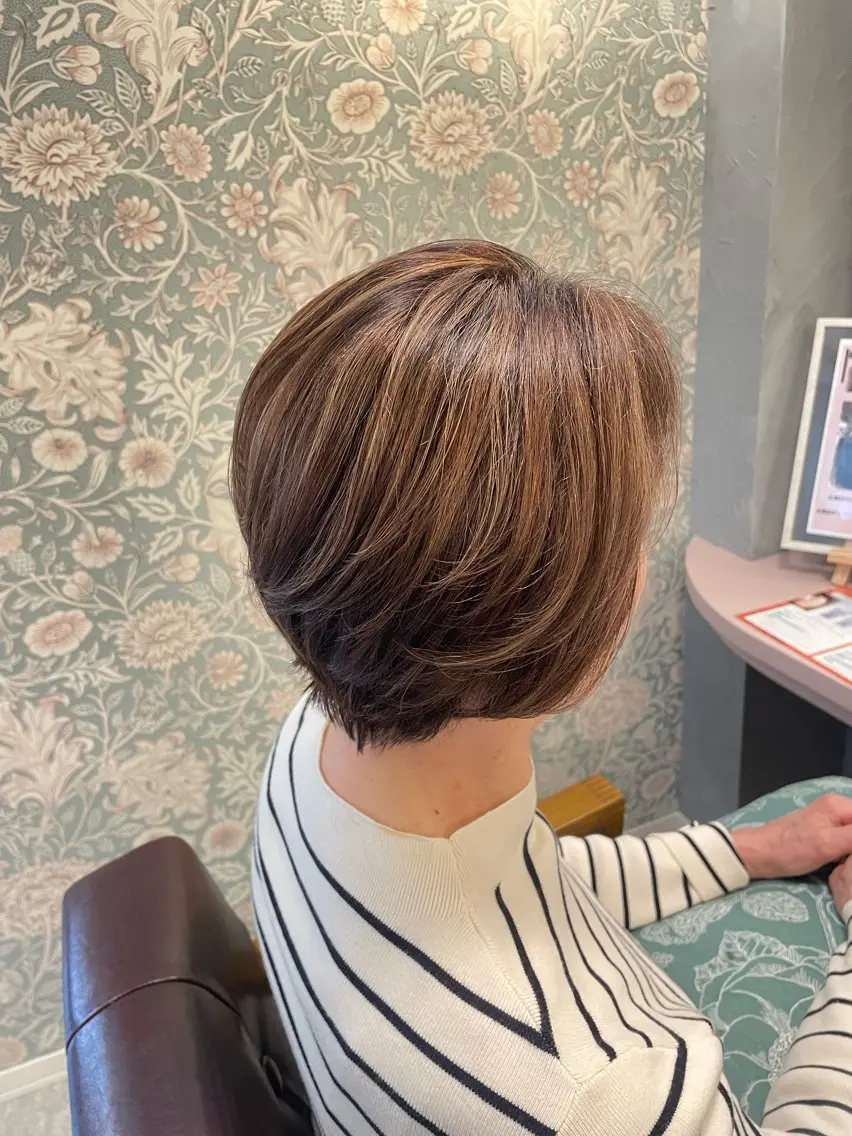 ショート カラー ブリーチ ハイライトカラー ハイライト hair make echo滿木あい花のエステ・リラクイメージ