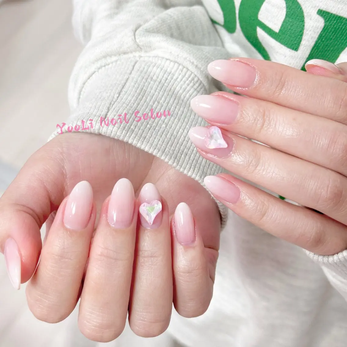 ネイル アートネイル オーロラネイル チークネイル フレンチネイル ガラスフレンチ 🎀🎀YooLi Nail Salonのネイルデザイン