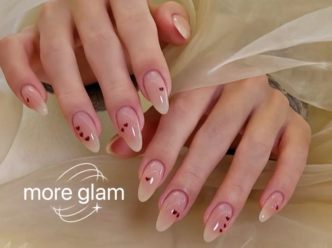 ミディアム more glam 原宿店のネイルデザイン