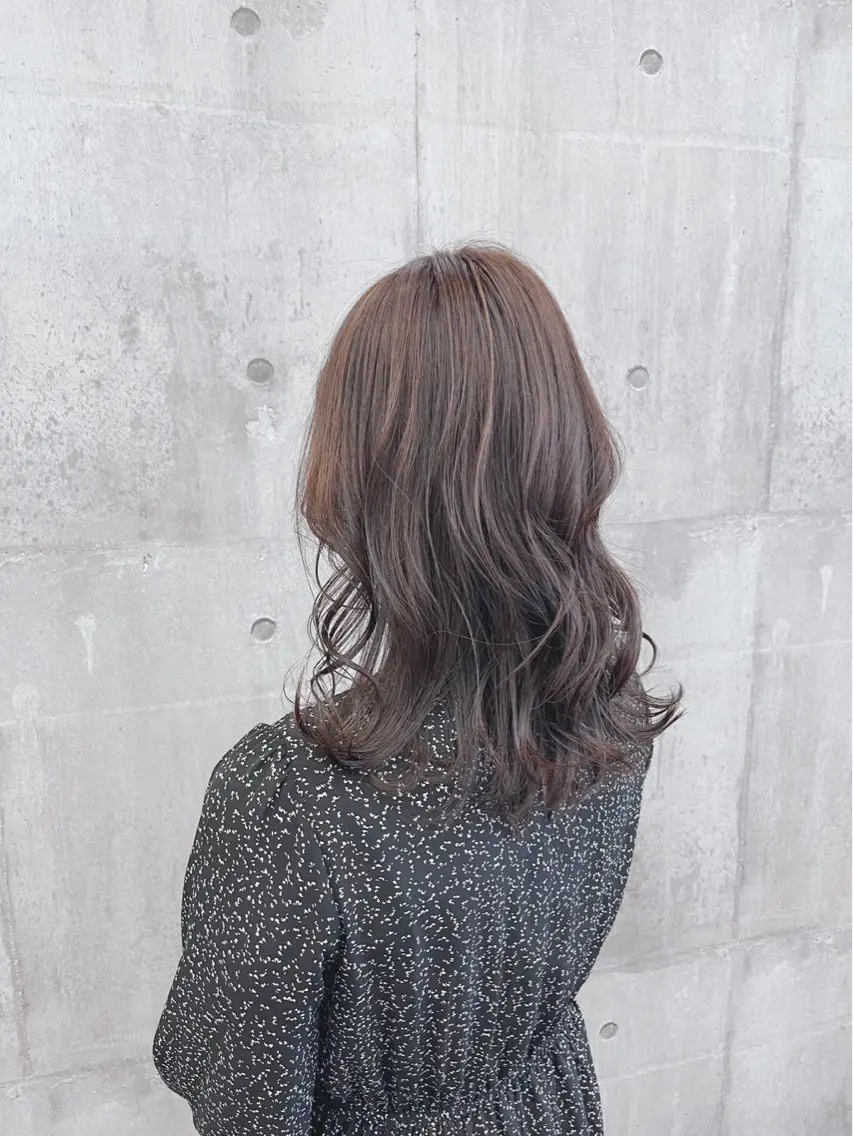 セミロング カラー 藤田 麗安のヘアスタイル
