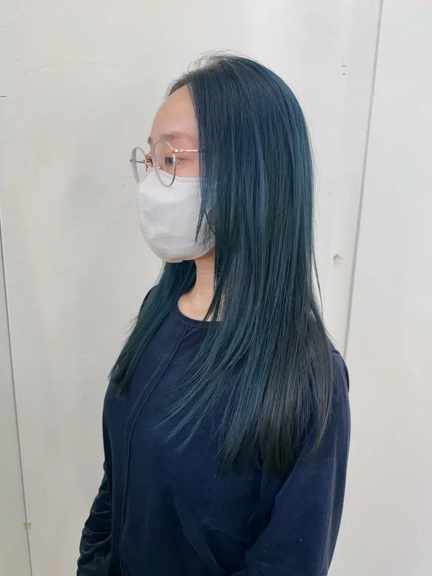 ロング カラー ヘアアレンジ ブリーチ ブルーカラー ネイビーカラー カット ヘアカラー トリートメント ニュアンスヘア🌔 nanakoのヘアスタイル