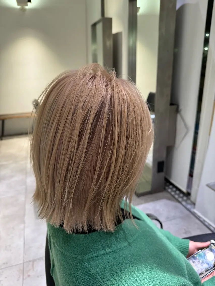 ショート カラー ブリーチ ケアブリーチ レイヤーカット ケアブリーチ レイヤーカットのヘアスタイル