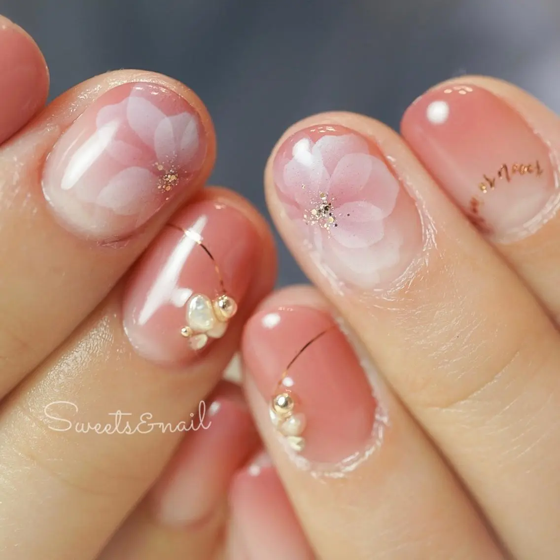 ネイル 桜ネイル フラワーネイル フレンチネイル ジェルネイル キラキラネイル Sweets& nail みなこのネイルデザイン