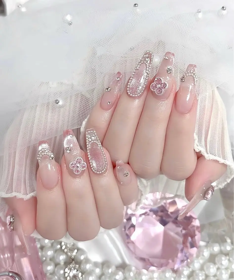 ロング 外国人風カラー 韓国風ヘア ハンドネイル E🌷nail 長さだし専門店のネイルデザイン