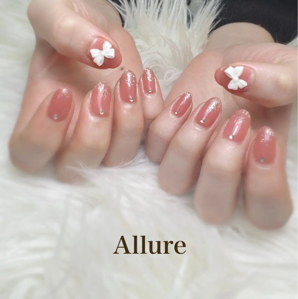 ネイル ジェルネイル ラメ(グリッター) リボン Allure Yuuのネイルデザイン