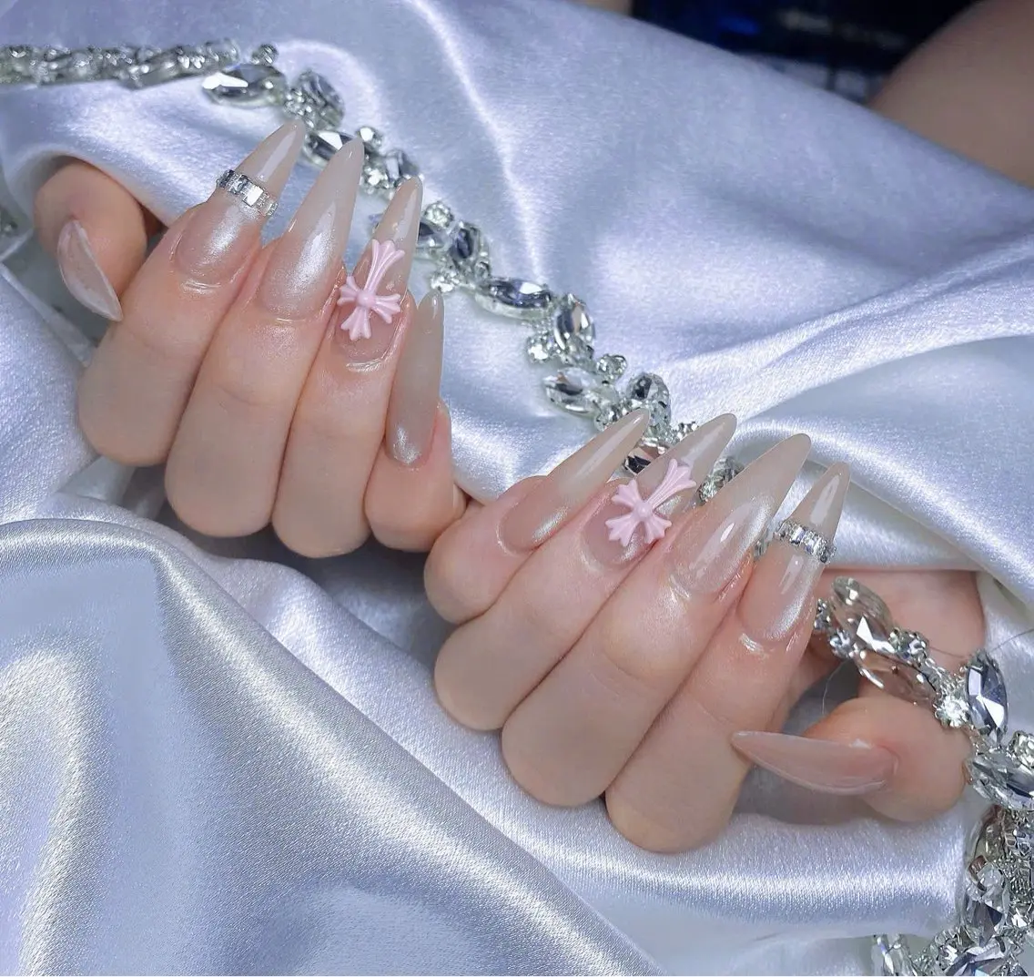 ネイル フラッシュネイル フレンチネイル グラデーション キラキラネイル 韓国ネイル ハンドネイル nyunn nailのネイルデザイン