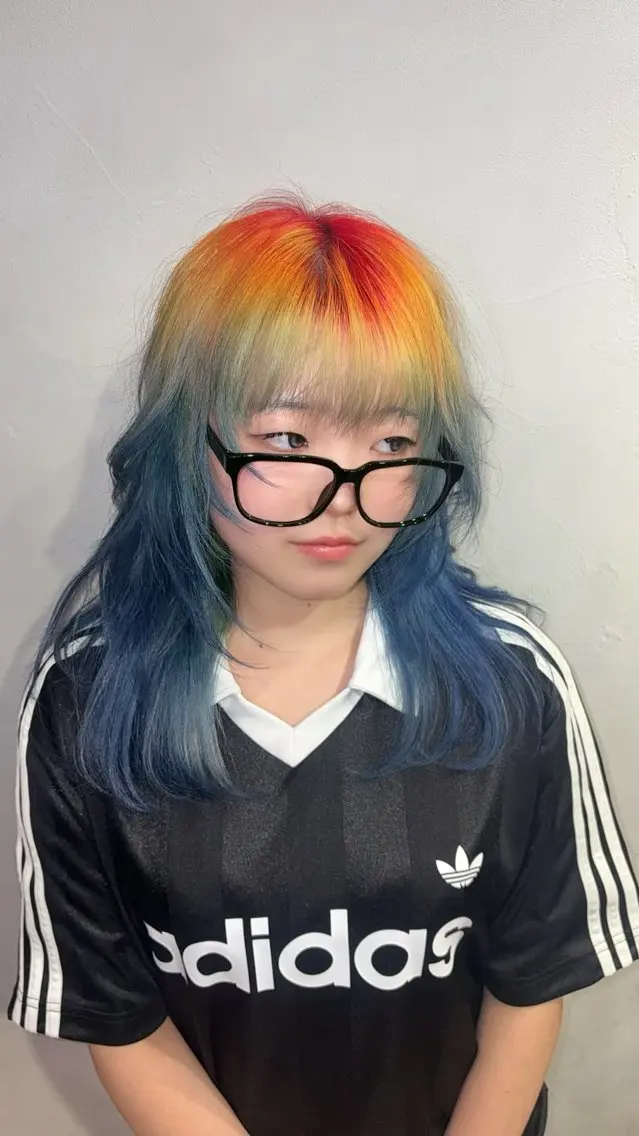 セミロング カラー ブリーチ デザインカラー レイヤーカット 城川 ノアのヘアスタイル