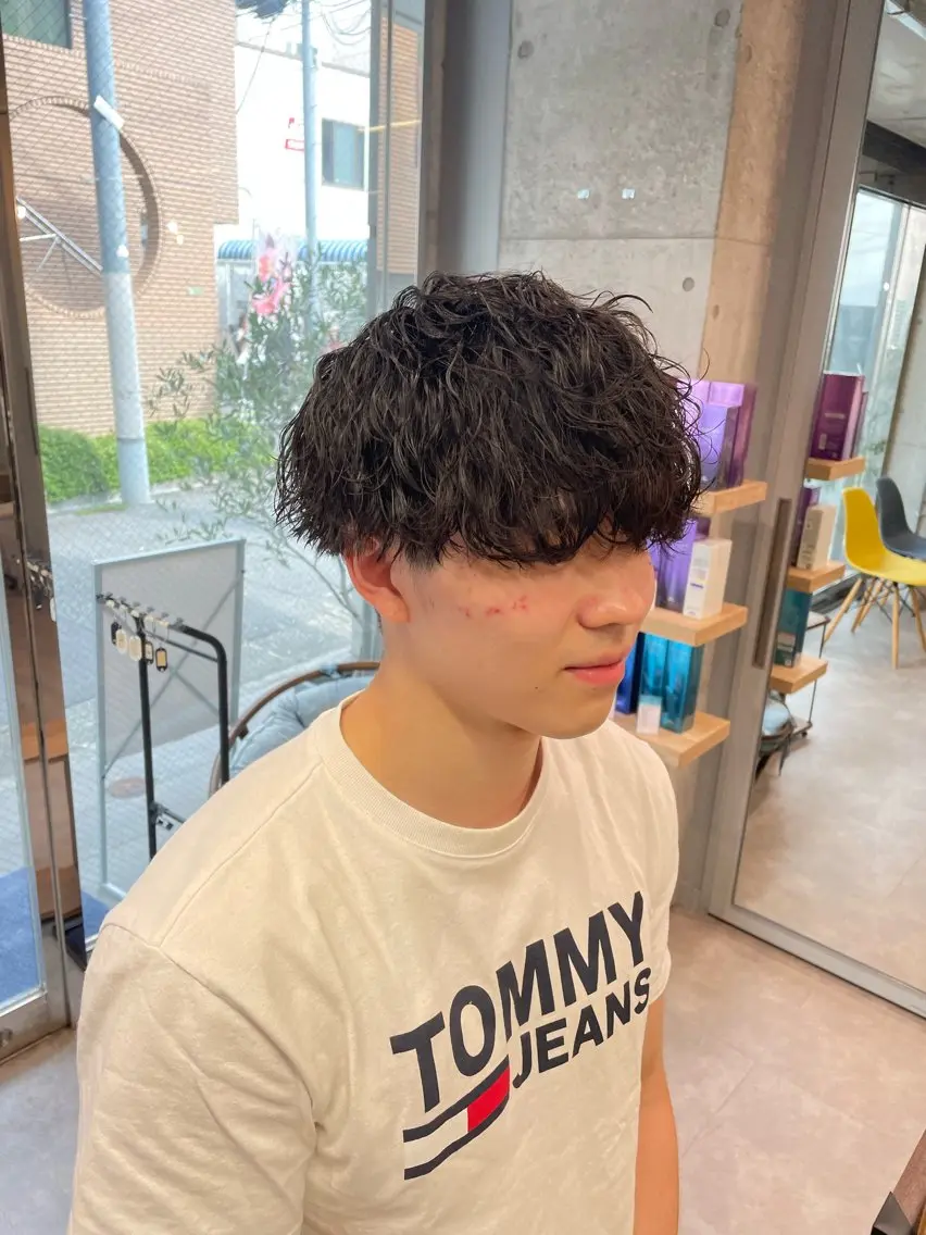 ショート パーマ ツイストスパイラルパーマ スパイラルパーマ SHUN メンズパーマのヘアスタイル