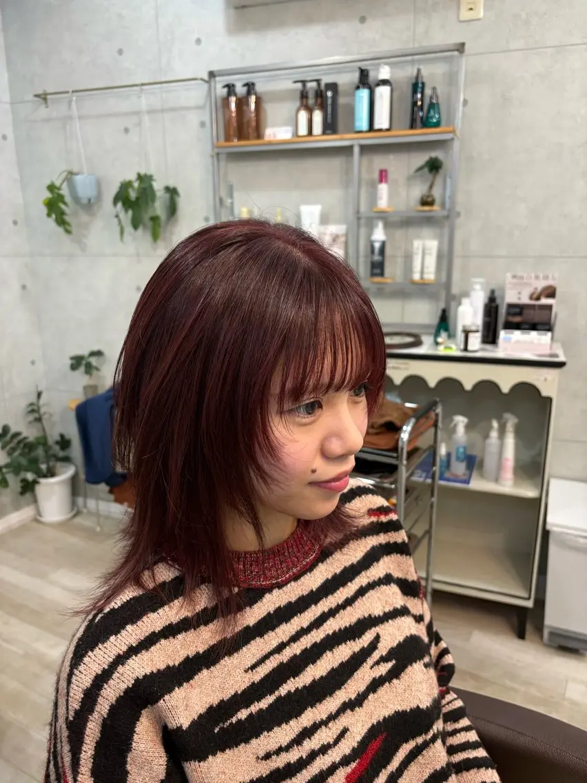 カラー レッドカラー 久貝 莉子のヘアスタイル