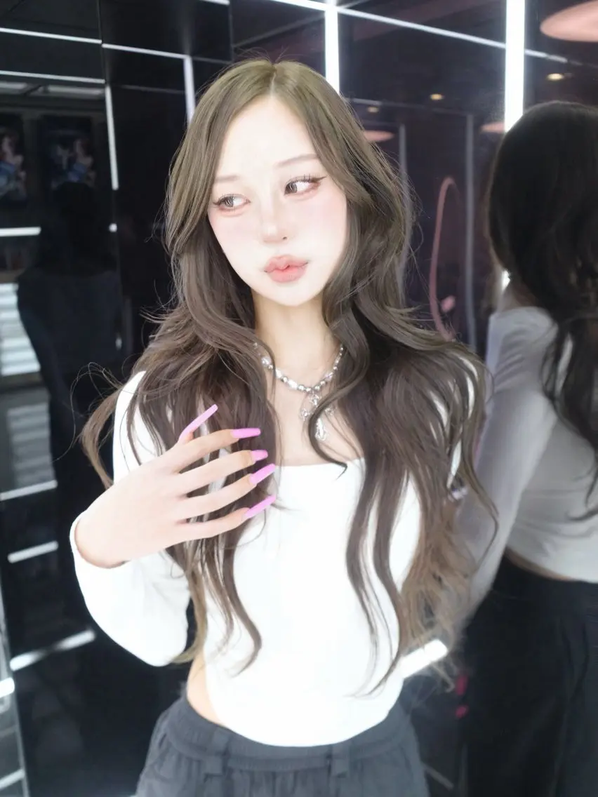 ロング カラー ヘアカラー トリートメント みうる🎀透明感艶髪 🫧レイヤーカットのヘアスタイル
