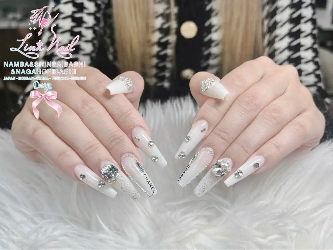 セミロング 韓国風ヘア クリスマス ハンドネイル Linanail Nambaのマツエク・マツパデザイン