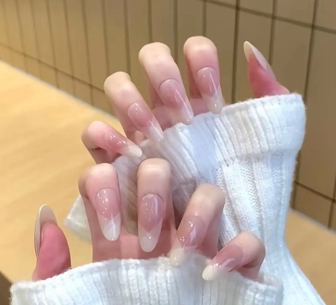 ネイル チークネイル 長さ出し フレンチネイル ガーリー 韓国ネイル sun nail池袋 モデル募集のネイルデザイン