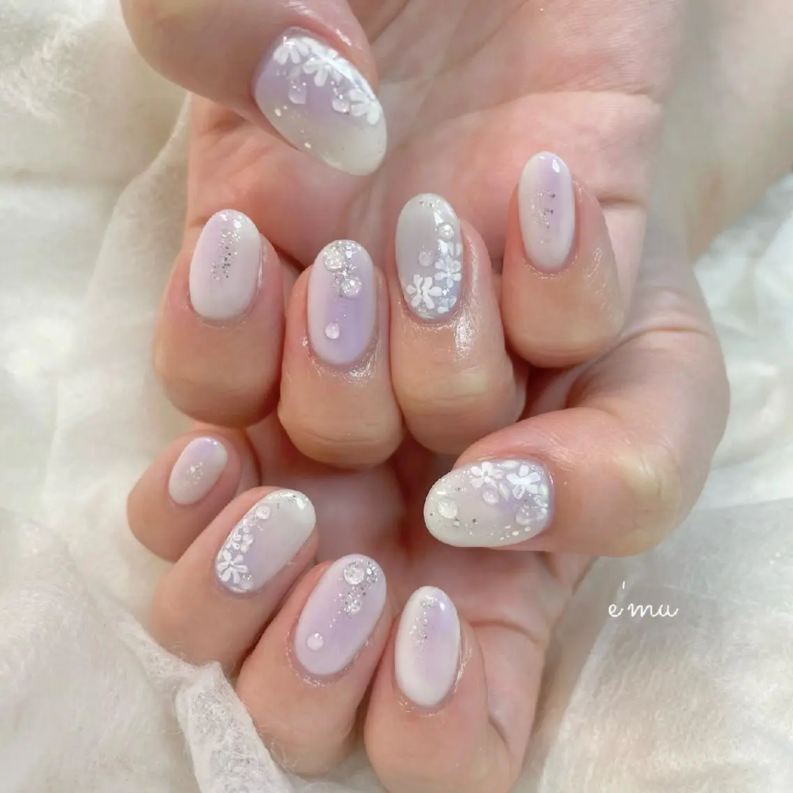 ネイル フラワーネイル ニュアンスネイル nail salon e'mu💐のネイルデザイン