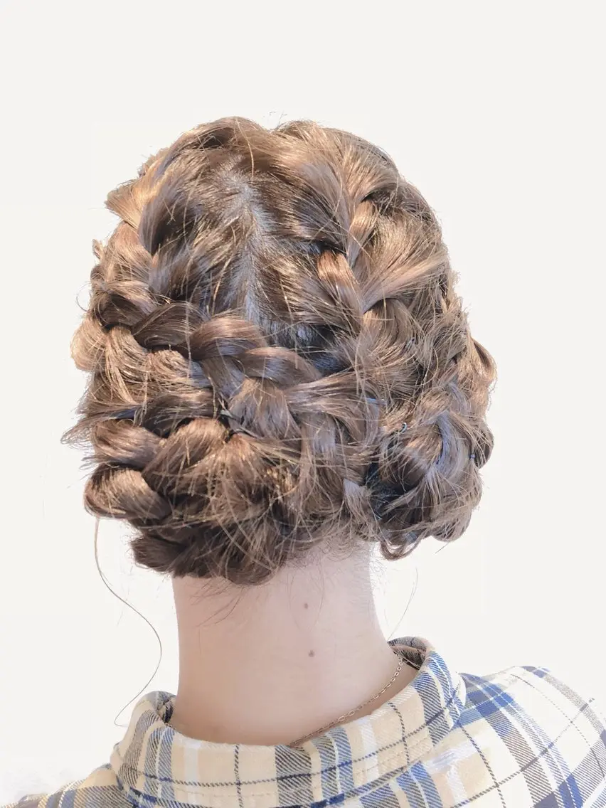 ヘアアレンジ ツノガイ エリのヘアスタイル