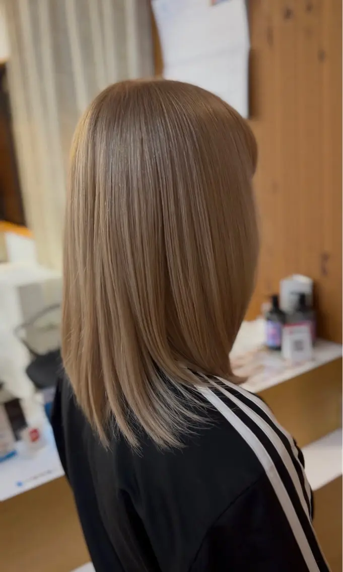 セミロング カラー ヘアカラー トリートメント dance・ yuunaのヘアスタイル