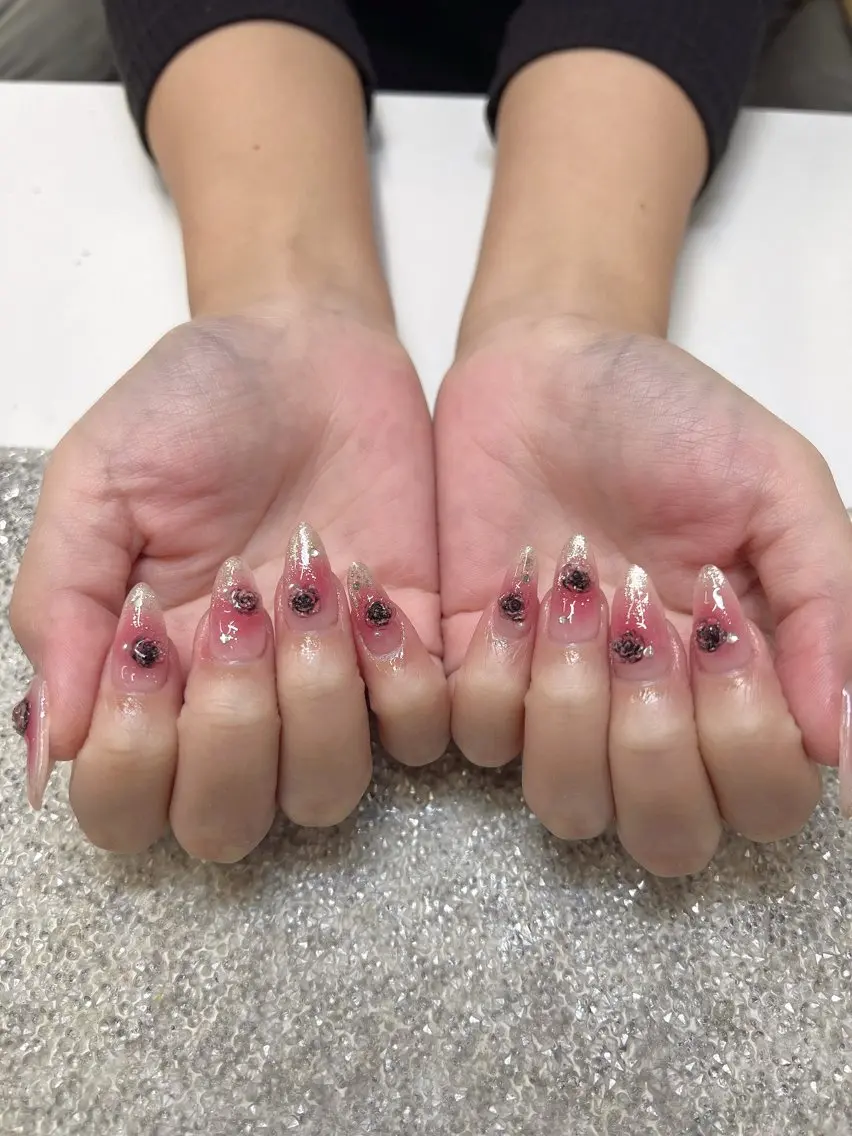ネイル ガレンドウ 白澤 愛子のネイルデザイン