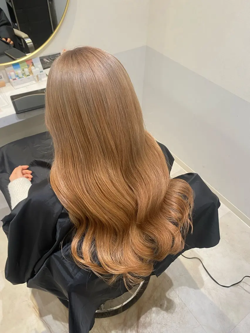 ロング カラー ベージュカラー ブリーチ ミルクティーベージュ 韓国ヘア・カラー 🩵SHIZUKUのヘアスタイル