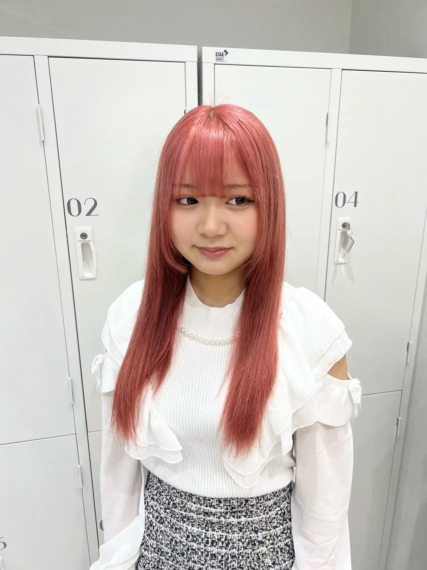 ロング カラー ブリーチ 抜きっぱなしブロンド ブロンド デザインカラー ハイトーンカラー ヘアカラー アオリ/韓国風 ハイトーン/レイヤーのヘアスタイル