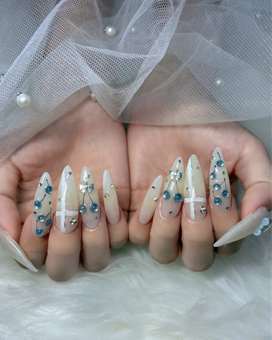 ネイル ハンドネイル NAAZ nail Miのネイルデザイン