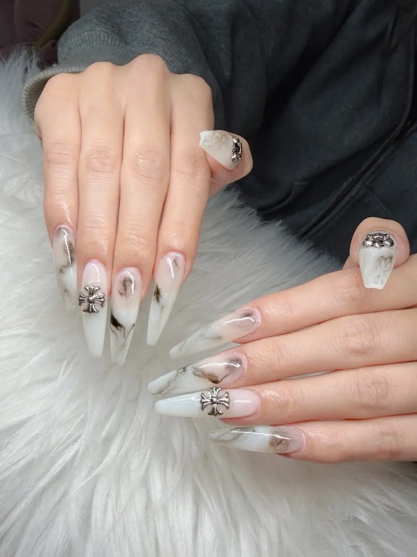 ネイル Lee Nailsのネイルデザイン