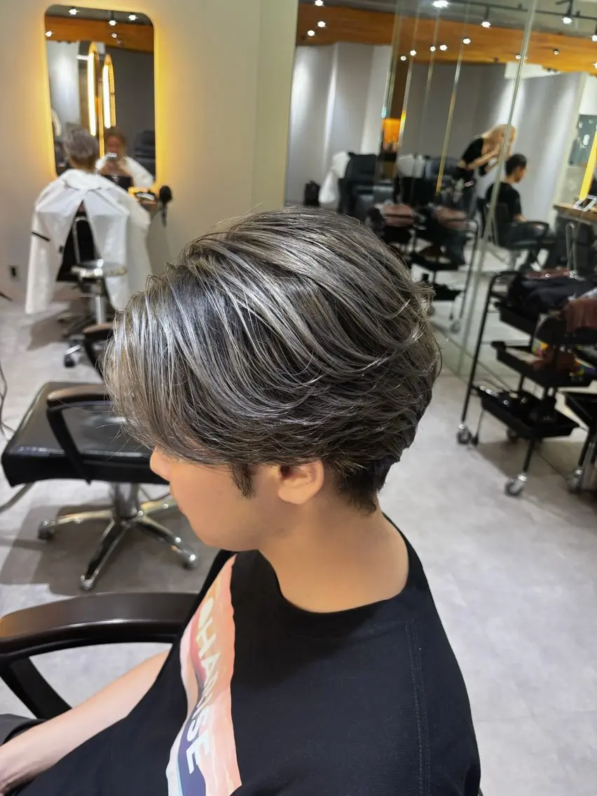 カラー メンズ カット ヘアカラー ハイトーン/アレンジ 🎀アオイ🎀のヘアスタイル